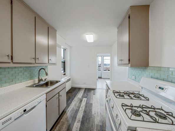 23-20 Bell Boulevard 6J, Bayside NY 11360