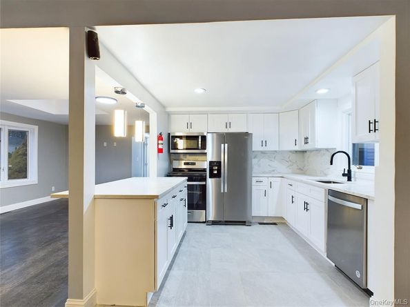 115 Clinton Avenue, Patchogue NY 11772