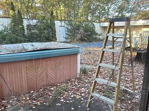 23 N Quarter Road, Westhampton NY 11977