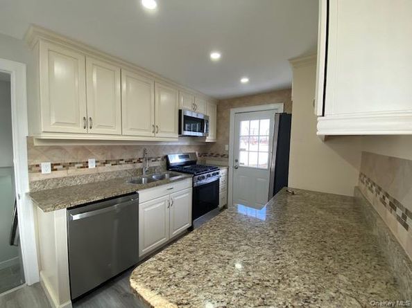 249 Claywood, Brentwood NY 11717