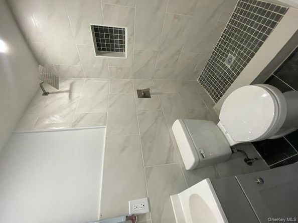 249 Claywood, Brentwood NY 11717