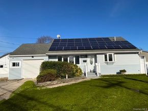 249 Claywood, Brentwood NY 11717