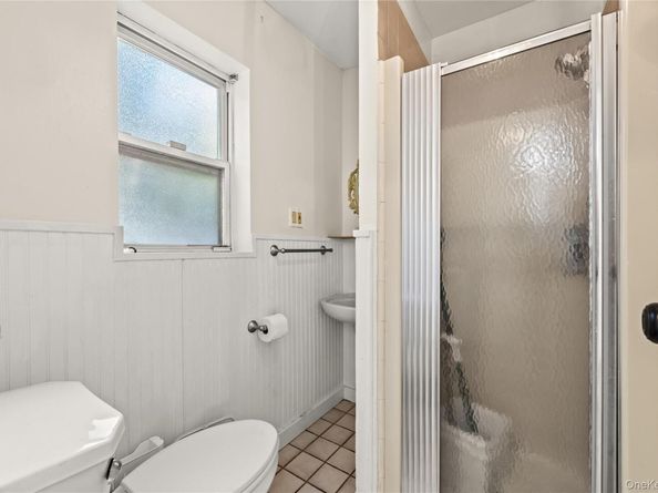 9 Hillside Avenue, Glen Head NY 11545