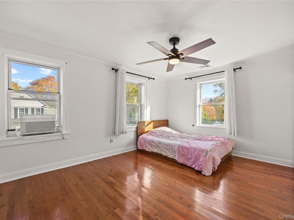 9 Hillside Avenue, Glen Head NY 11545