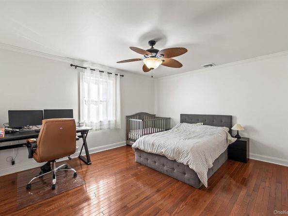 9 Hillside Avenue, Glen Head NY 11545