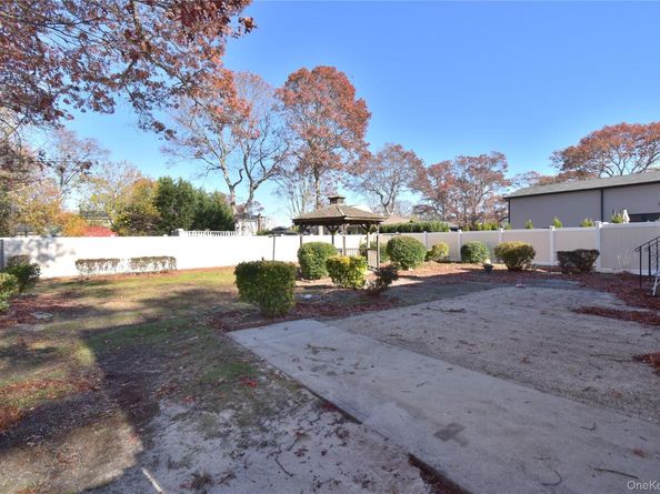 297 Clarice Boulevard, Holbrook NY 11741