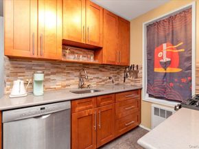 80-35 Springfield Blvd 4F, Oakland Gardens NY 11364