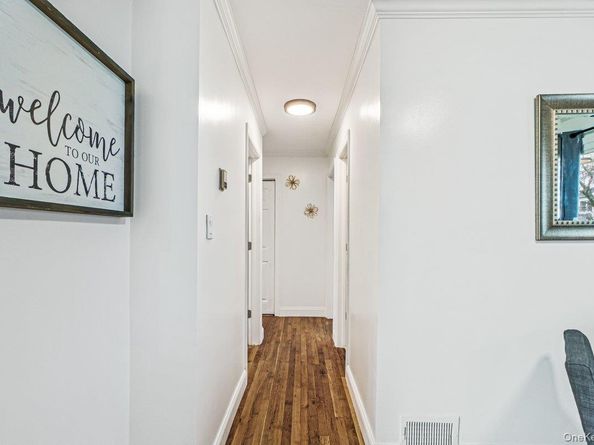 5 Terry Lane, Plainview NY 11803