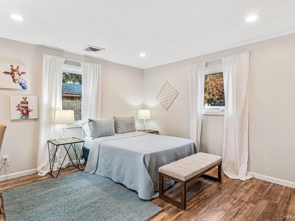 5 Terry Lane, Plainview NY 11803