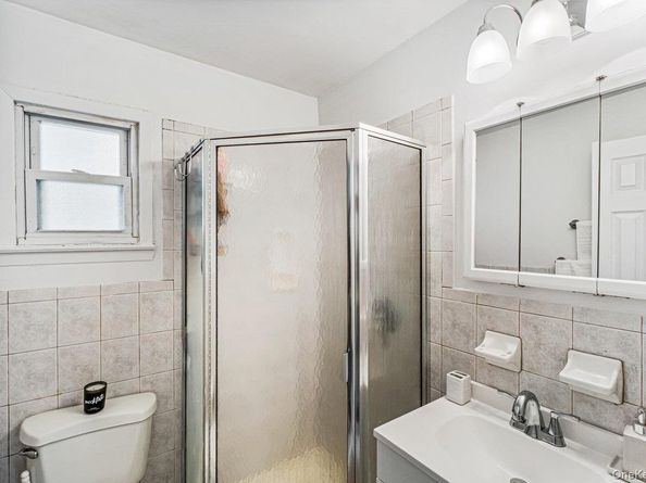 5 Terry Lane, Plainview NY 11803