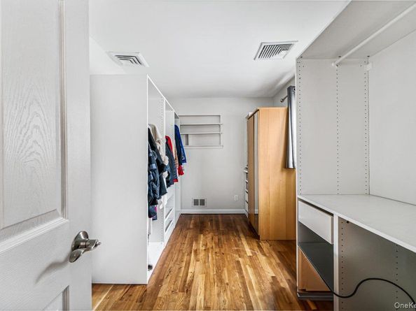 5 Terry Lane, Plainview NY 11803