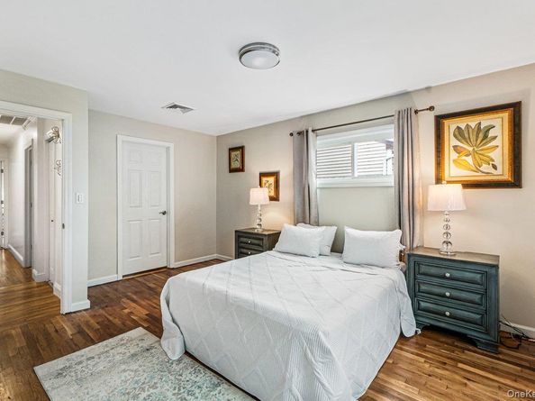 5 Terry Lane, Plainview NY 11803