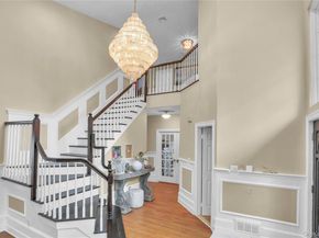 7 Sweet Briar Path, Lake Grove NY 11755
