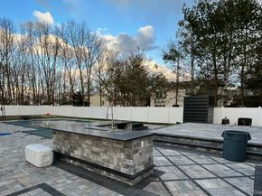 7 Sweet Briar Path, Lake Grove NY 11755