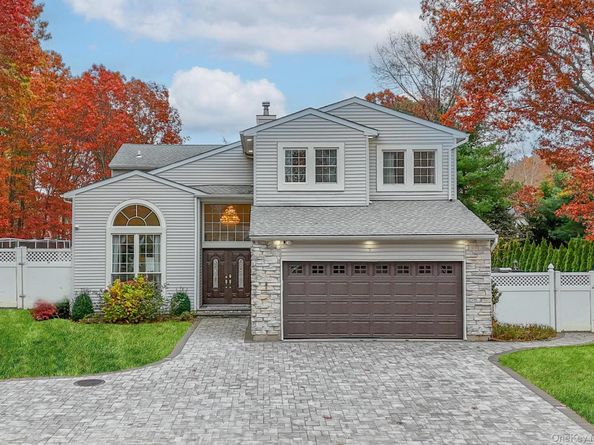 7 Sweet Briar Path, Lake Grove NY 11755