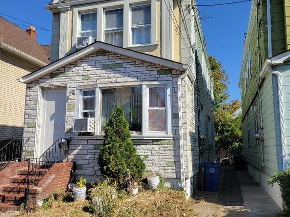 9429 114th Street, Richmond Hill NY 11419