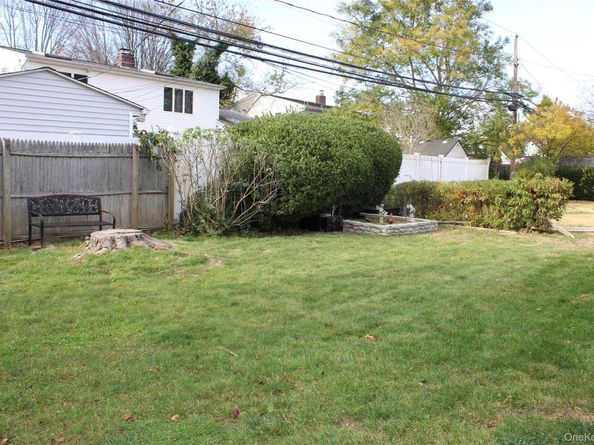 248 Twin Lane E, Wantagh NY 11793