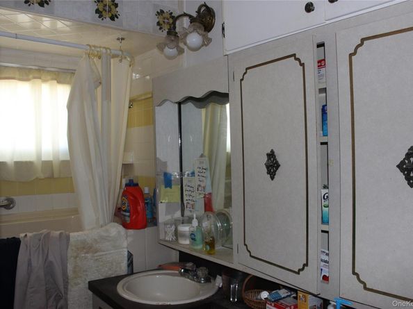 248 Twin Lane E, Wantagh NY 11793