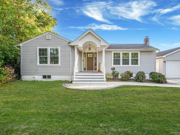 20 Pell Avenue, North Babylon NY 11703