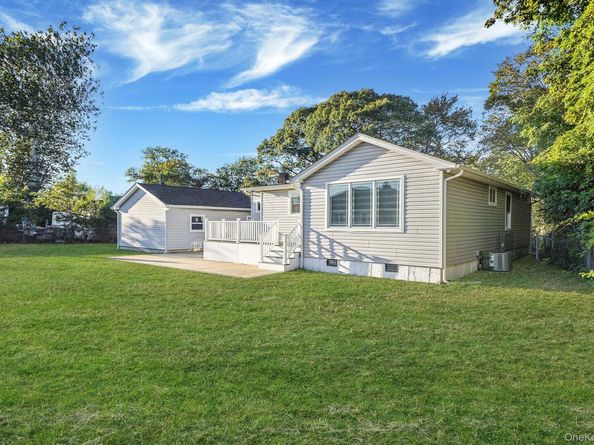 20 Pell Avenue, North Babylon NY 11703