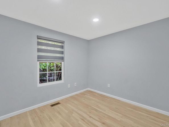 20 Pell Avenue, North Babylon NY 11703