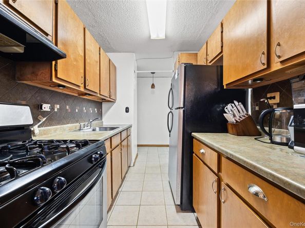 3410 de reimer Avenue 12D, Bronx NY 10475