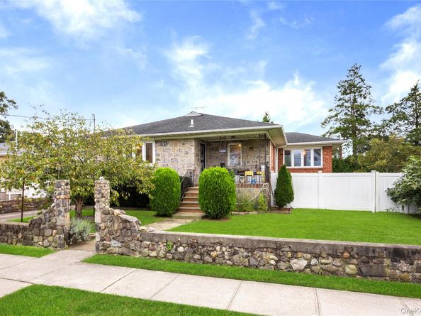 168A N Oak Street, Massapequa NY 11758