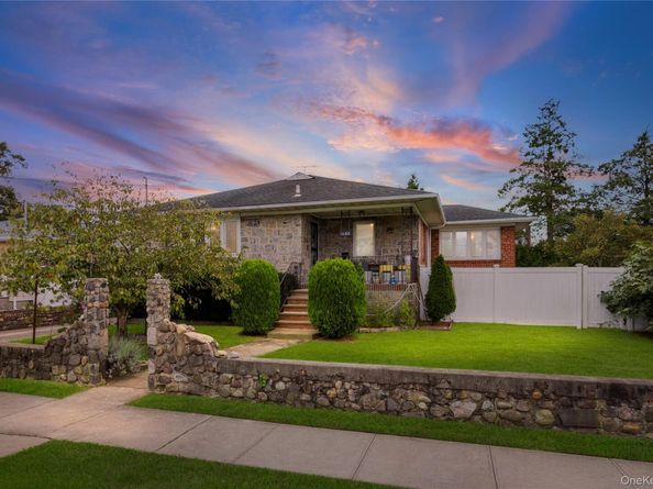 168A N Oak Street, Massapequa NY 11758