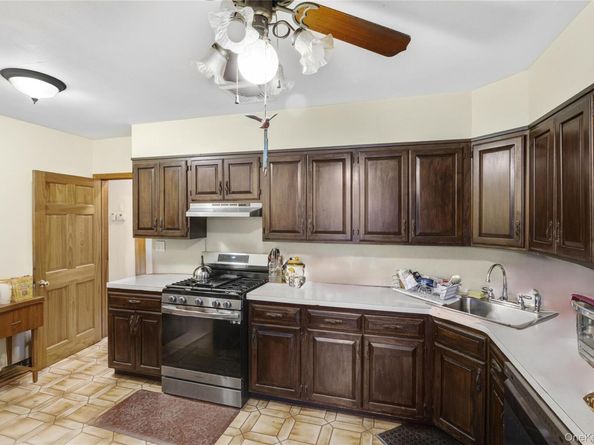 168A N Oak Street, Massapequa NY 11758