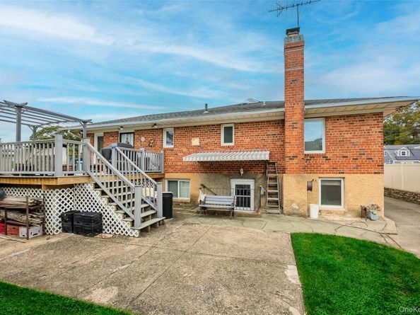 168A N Oak Street, Massapequa NY 11758
