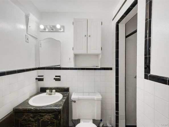 168A N Oak Street, Massapequa NY 11758