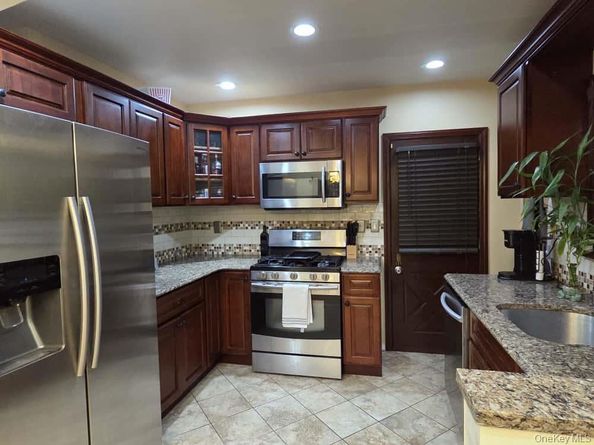 11418 238th Street, Elmont NY 11003