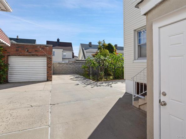 2316 Laconia Avenue, Bronx NY 10469
