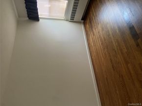 18 Hitchcock Lane, Farmingdale NY 11735