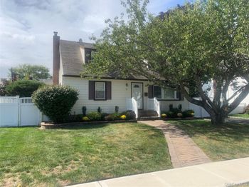 18 Hitchcock Lane