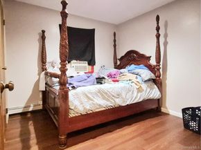 40 Pauls Path, Coram NY 11727