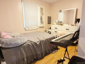 40 Pauls Path, Coram NY 11727