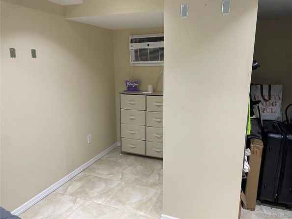 264-11 73rd Avenue 128A4, Glen Oaks NY 11004