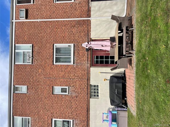 264-11 73rd Avenue 128A4, Glen Oaks NY 11004