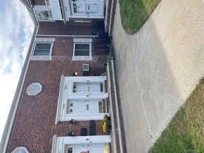 264-11 73rd Avenue 128A4, Glen Oaks NY 11004