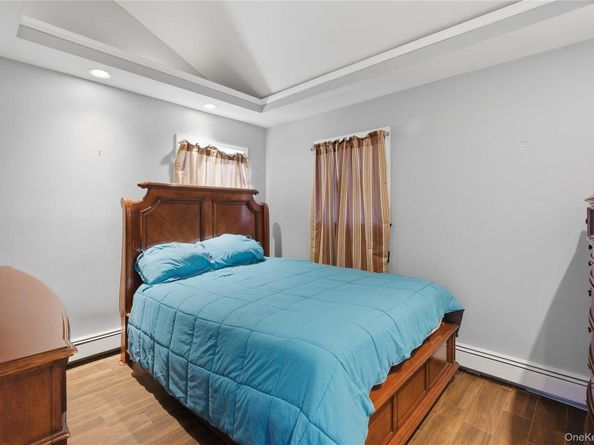 1537 N Thompson Drive, Bay Shore NY 11706