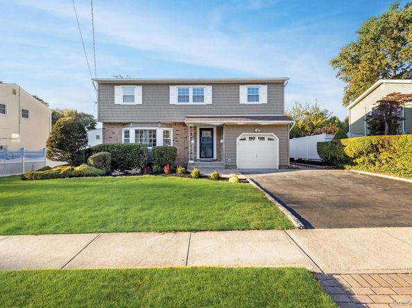 123 Erlanger Boulevard, North Babylon NY 11703