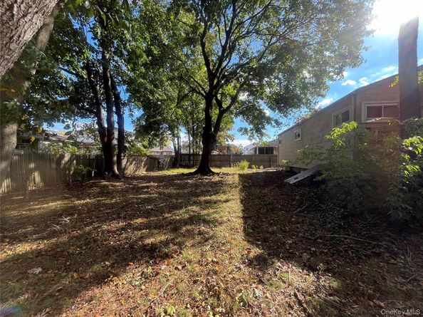 233 W 12th Street, Babylon NY 11729