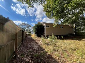 233 W 12th Street, Babylon NY 11729