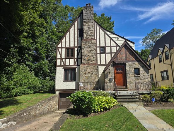 19 Huntwood Place, Mount Vernon NY 10552