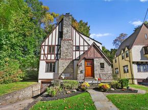19 Huntwood Place, Mount Vernon NY 10552