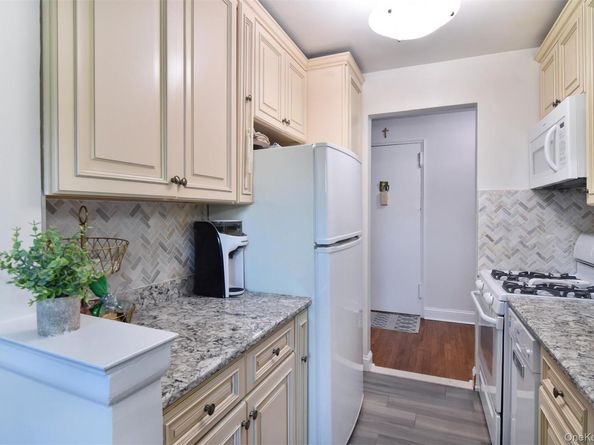 2 Bronxville Road 5N, Bronxville NY 10708