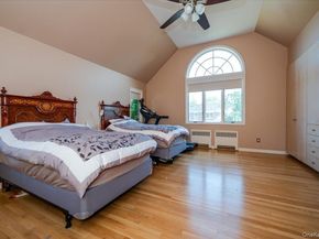 1050 Mora Place, Woodmere NY 11598