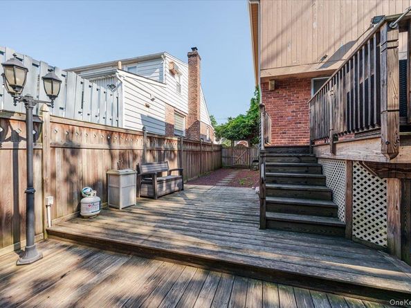 1050 Mora Place, Woodmere NY 11598