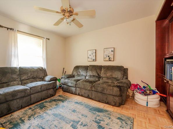 1050 Mora Place, Woodmere NY 11598